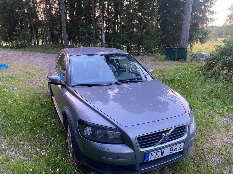 Begagnad 2007 Volvo C30 Summum Halvkombi | 29 000 kr (Marknadspris) - Bild 1/4