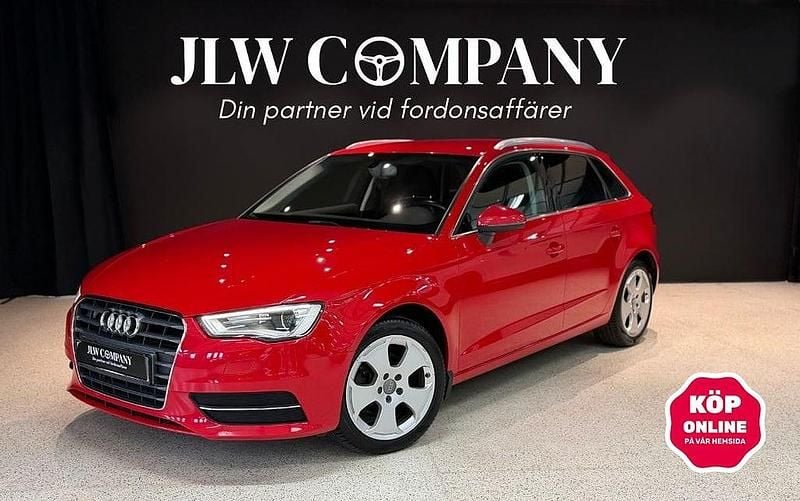 Röd Begagnad 2015 Audi A3 Sportback Attraction Halvkombi | 139 000 kr (Bra pris) - Bild 1/4