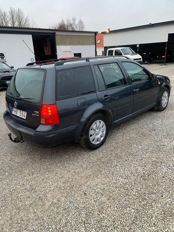 Mörkgrå Begagnad 2002 VW Golf IV Kombi | 39 000 kr - Bild 1/4