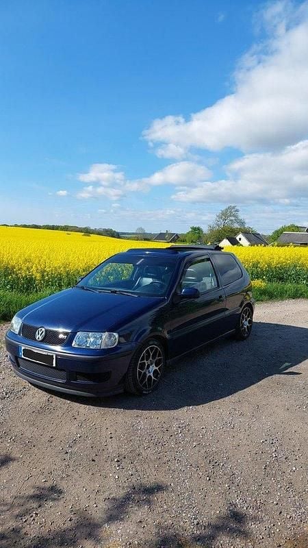 Blå Begagnad 2001 VW Polo Basis Halvkombi | 29 000 kr - Bild 1/1