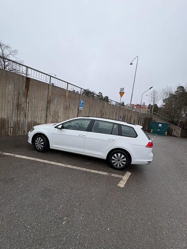 Begagnad VW Golf VII 110 HK (80 kW) 2016