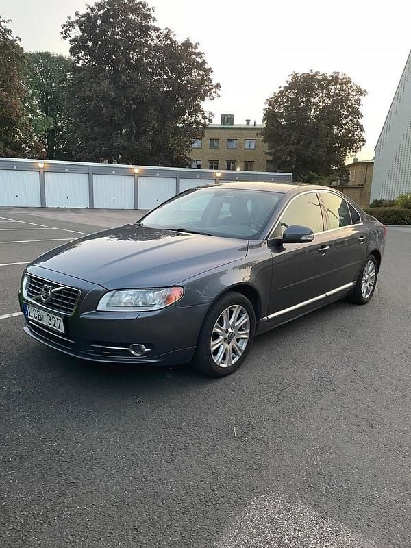 Grå Begagnad 2011 Volvo S80 Sedan | 94 000 kr (Marknadspris) - Bild 1/4