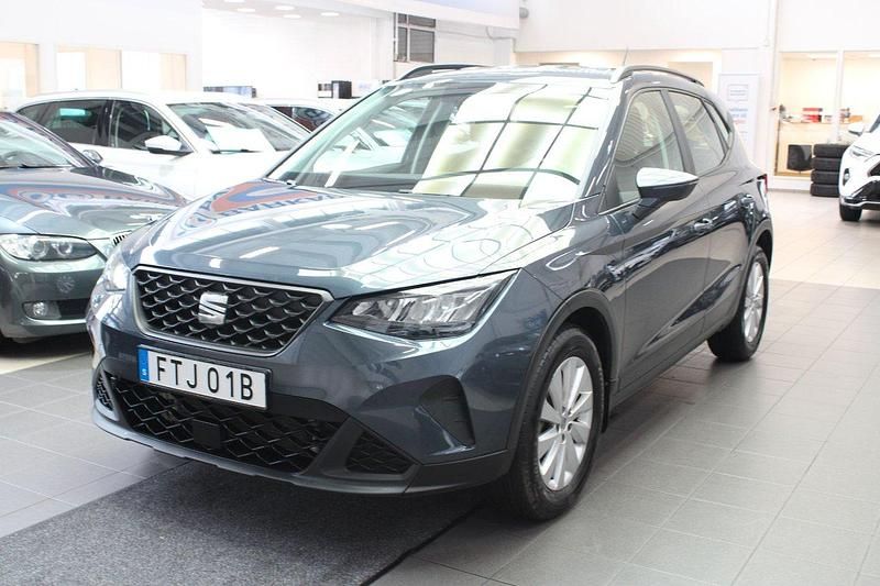 Mörkgrå Begagnad 2023 Seat Arona Comfort SUV | 189 900 kr (Bra pris) - Bild 1/4