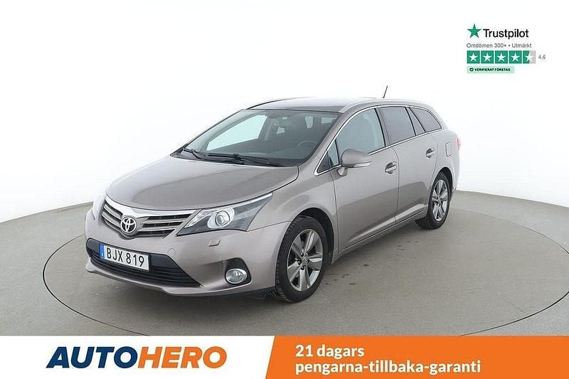 Brun Begagnad 2015 Toyota Avensis Kombi | 143 000 kr (Bra pris) - Bild 1/4
