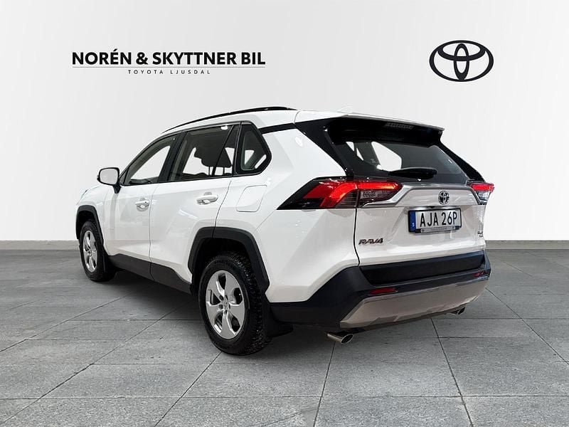 Begagnad Toyota RAV4 Hybrid 2023 Vit SUV