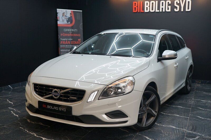Vit Begagnad 2011 Volvo V60 R-Design Kombi | 89 900 kr (Marknadspris) - Bild 1/4