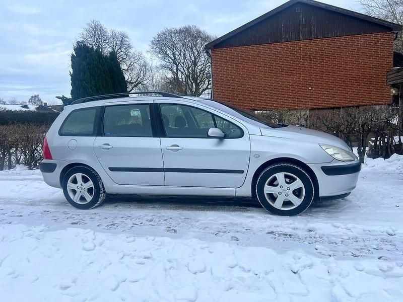 Begagnad Peugeot 307 136 HK (100 kW) 2004 Kombi