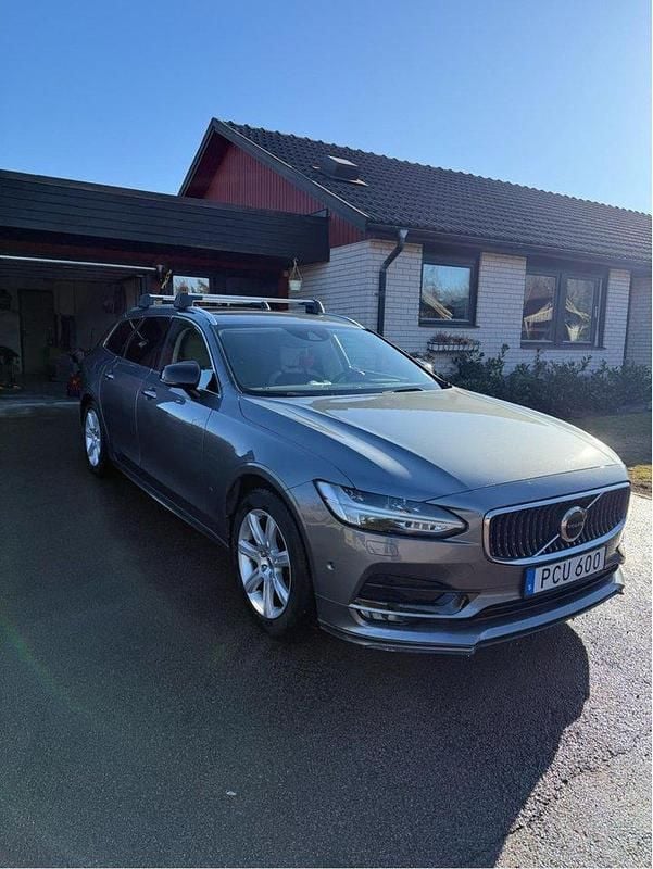 Grå Begagnad 2017 Volvo V90 Kombi | 170 000 kr (Marknadspris) - Bild 1/4