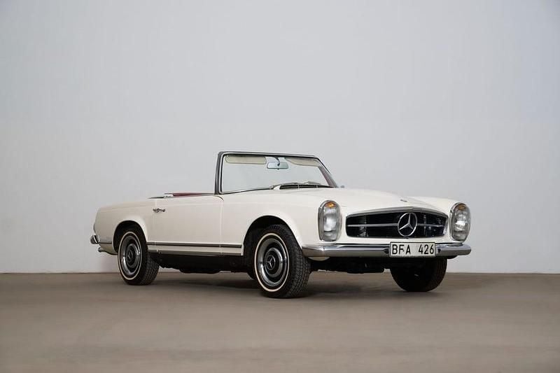 Begagnad Mercedes W113 150 HK (110 kW) 1966 Vit Cab