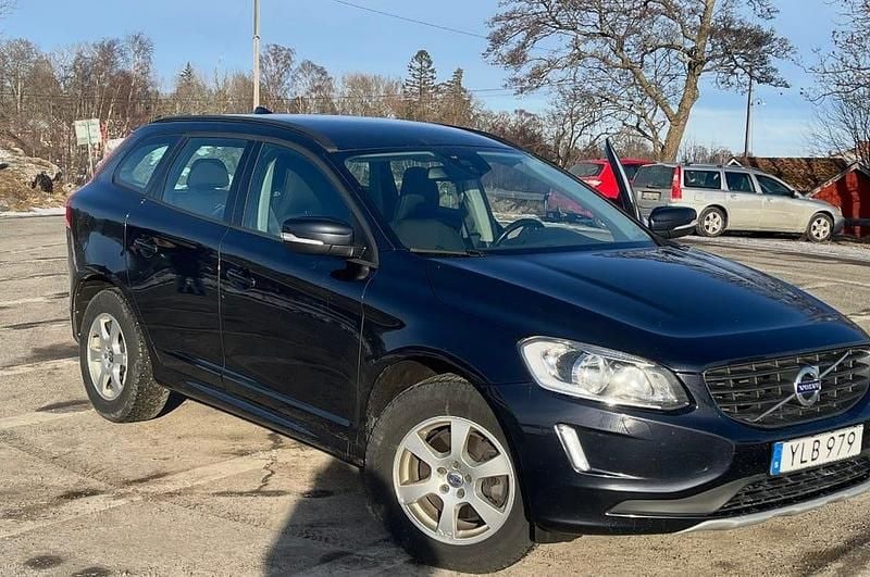 Begagnad Volvo XC60 190 HK (139 kW) 2017 Magic blå metallic 467 SUV