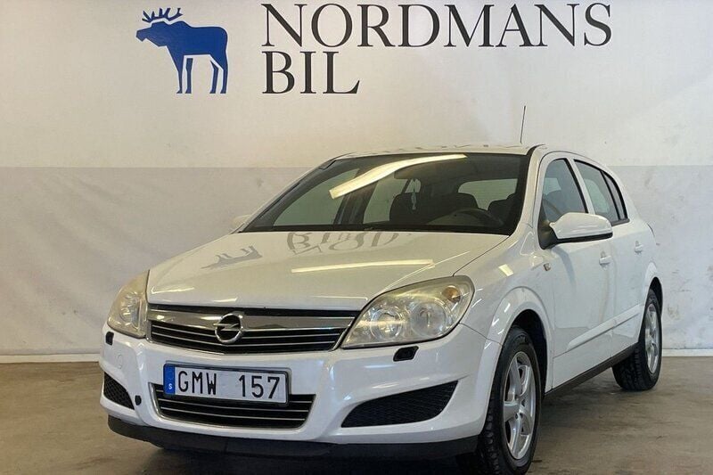 Vit Begagnad 2008 Opel Astra Halvkombi | 19 900 kr (Marknadspris) - Bild 1/4