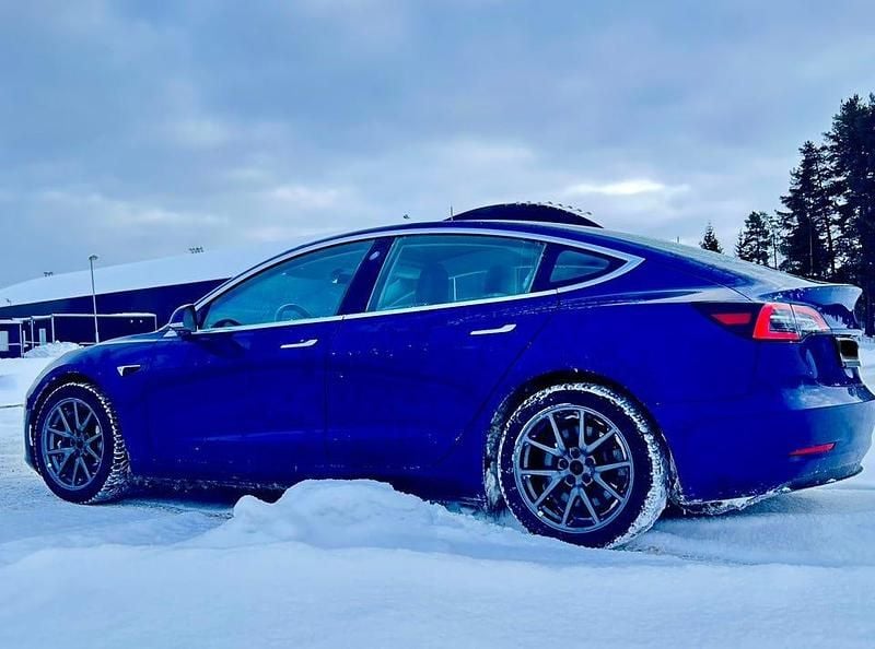 Begagnad Tesla Model 3 Long Range AWD 323 kW (440 HK) 2019 Sedan