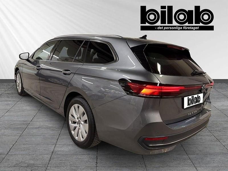 Begagnad VW Passat Business 193 HK (141 kW) 2024 Grå Kombi