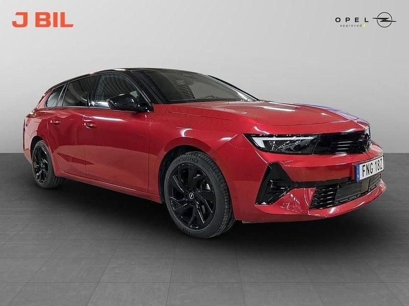 Röd Begagnad 2024 Opel Astra Kombi | 239 900 kr (Marknadspris) - Bild 1/4