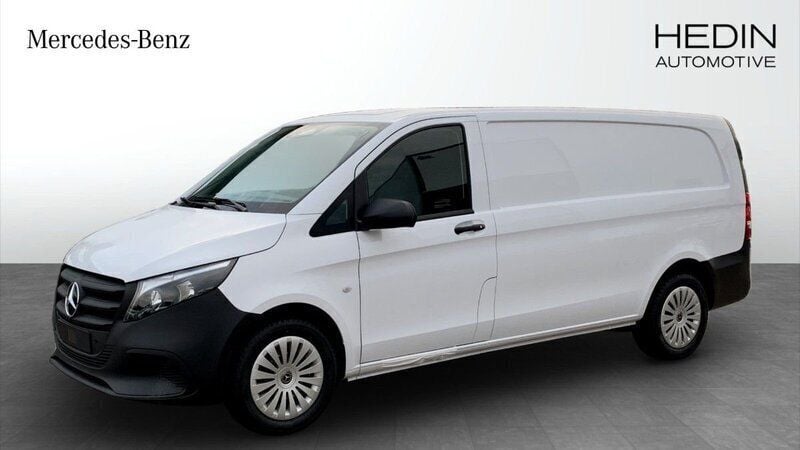 Vit (white) Ny 2024 Mercedes Vito Minibuss | 524 875 kr (Marknadspris) - Bild 1/4