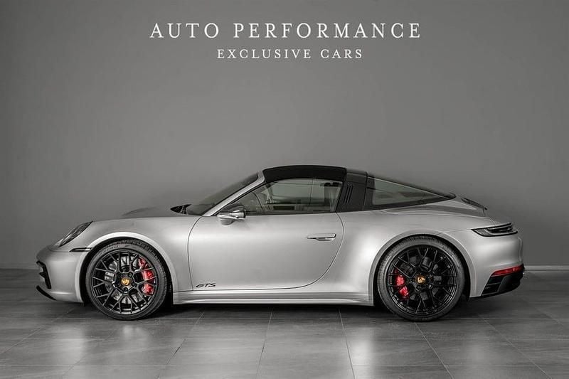 Begagnad Porsche 911 Targa 4 480 HK (353 kW) 2024 Flerfärgad Cab