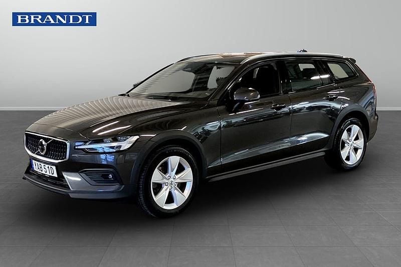 Begagnad 2023 Volvo V60 CC Kombi | 364 900 kr (Marknadspris) - Bild 1/3
