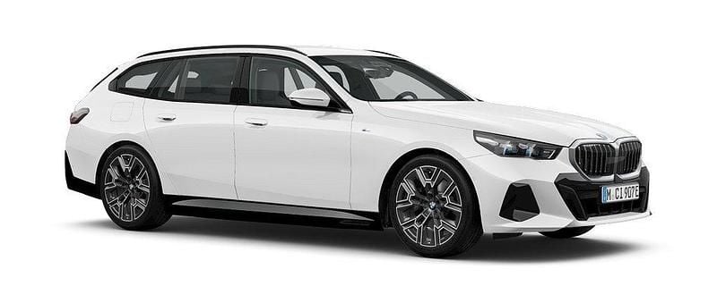 Vit Ny 2025 BMW 530e M Sport Kombi | 701 500 kr (Bra pris) - Bild 1/3