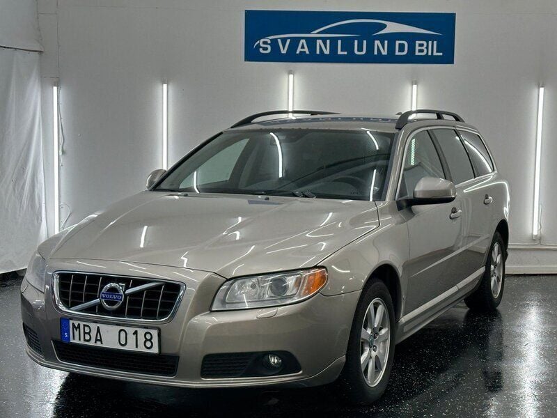 Ljusbrun Begagnad 2011 Volvo V70 Momentum Kombi | 59 800 kr (Bra pris) - Bild 1/4