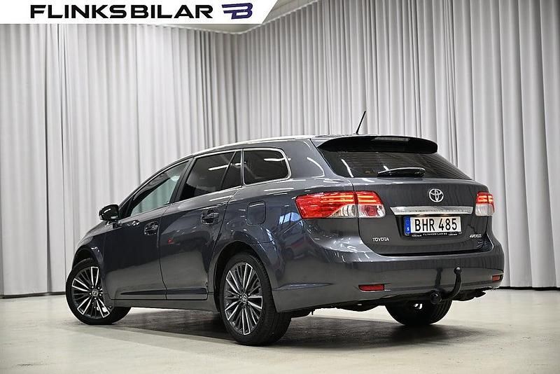 Begagnad Toyota Avensis 147 HK (108 kW) 2013 Grå metallic Kombi