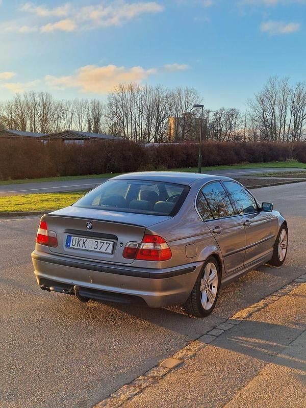 Begagnad BMW 320 M Sport 170 HK (125 kW) 2004 Grå Sedan