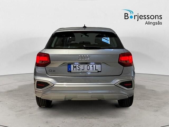 Begagnad Audi Q2 Advanced Plus 151 HK (111 kW) 2023 Silver SUV