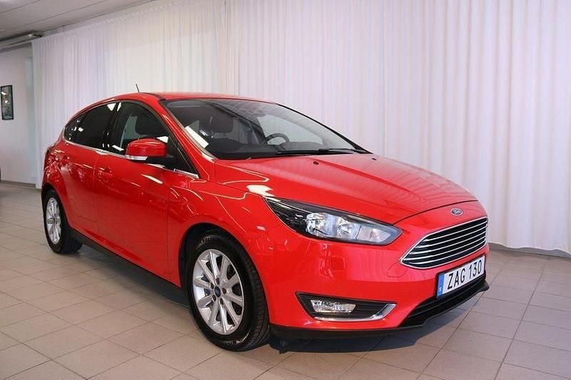 Röd Begagnad 2017 Ford Focus Minibuss | 95 000 kr (Marknadspris) - Bild 1/4