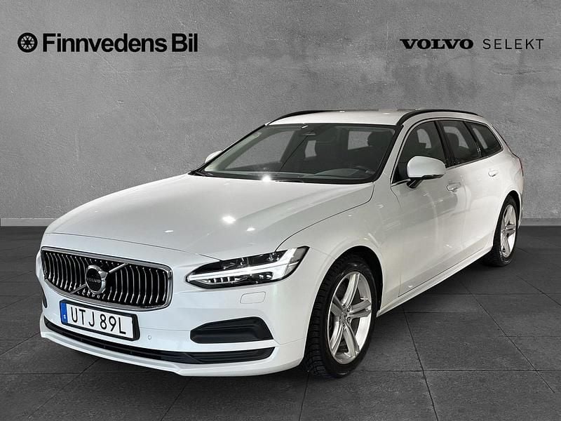 Begagnad Volvo V90 Core 200 HK (147 kW) 2024 Vit Kombi