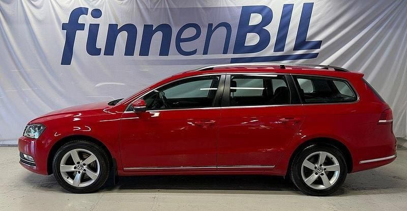Röd Begagnad 2012 VW Passat Kombi | 79 500 kr (Bra pris) - Bild 1/4