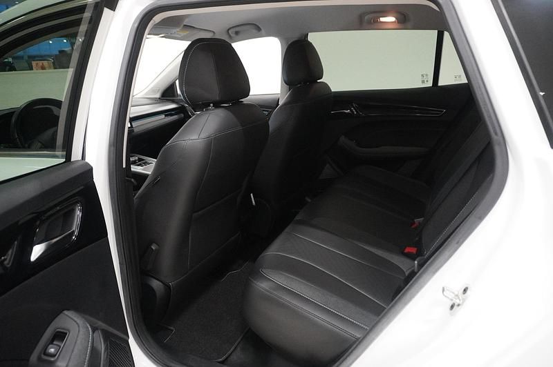 Begagnad MG MG5 EV Long Range 114 kW (156 HK) 2022 Vit Kombi