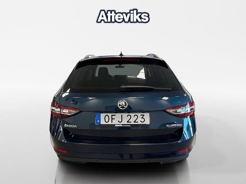 Begagnad Skoda Superb 190 HK (139 kW) 2016 Blå Kombi