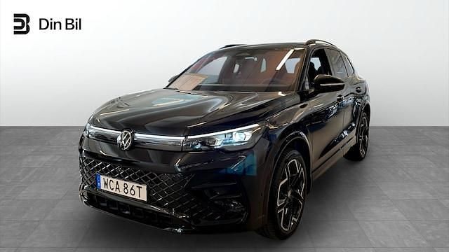 Svart Ny 2025 VW Tiguan R-line SUV | 579 900 kr (Marknadspris) - Bild 1/4
