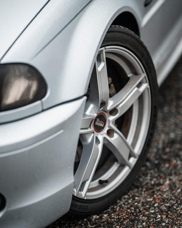 Begagnad BMW 325 192 HK (141 kW) 2003 Sportkupé