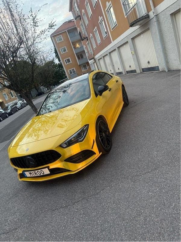 Gul Begagnad 2020 Mercedes CLA220 AMG Sedan | 359 000 kr (Lite dyr) - Bild 1/4
