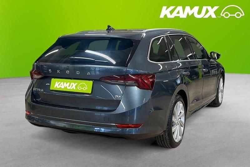 Begagnad Skoda Octavia Style 204 HK (150 kW) 2021 Grå Kombi