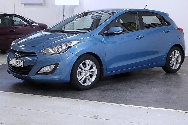 Begagnad Hyundai i30 Premium 110 HK (80 kW) 2012 Blå Halvkombi