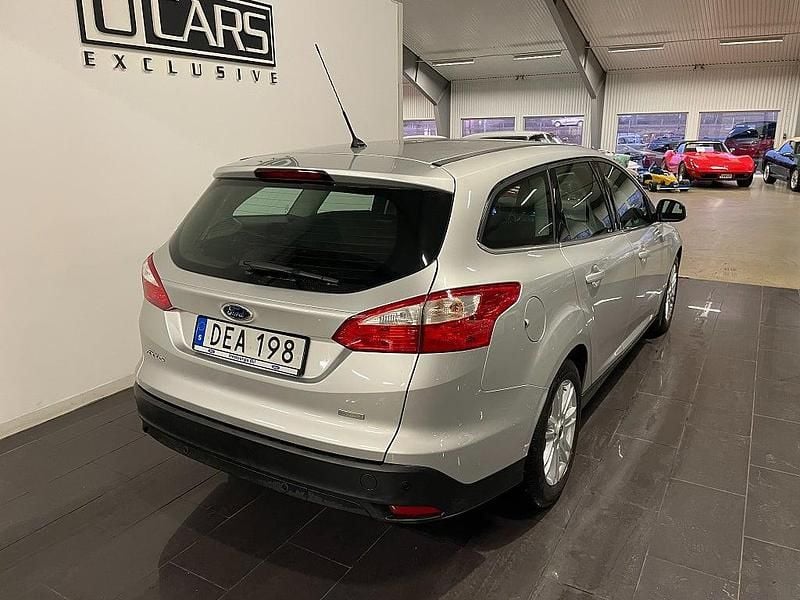 Begagnad Ford Focus Titanium 101 HK (74 kW) 2014 Ljusgrå Kombi