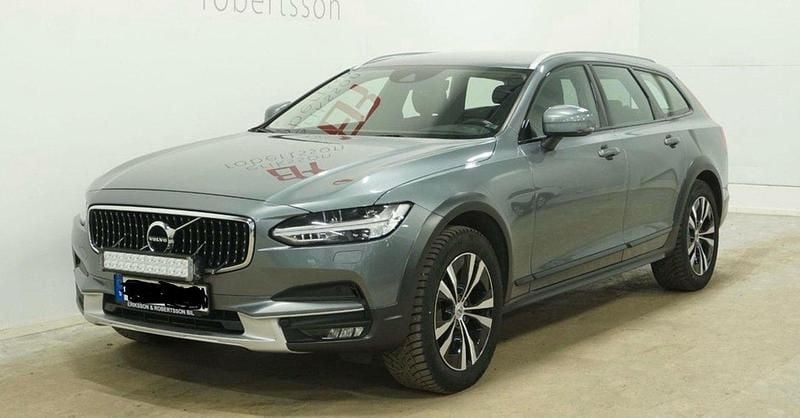 Grå Begagnad 2020 Volvo V90 CC Momentum Kombi | 299 000 kr (Marknadspris) - Bild 1/1
