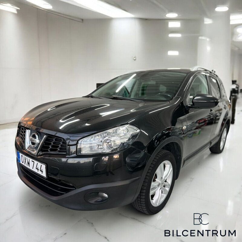 Svart Begagnad 2011 Nissan Qashqai +2 SUV | 79 900 kr (Marknadspris) - Bild 1/4