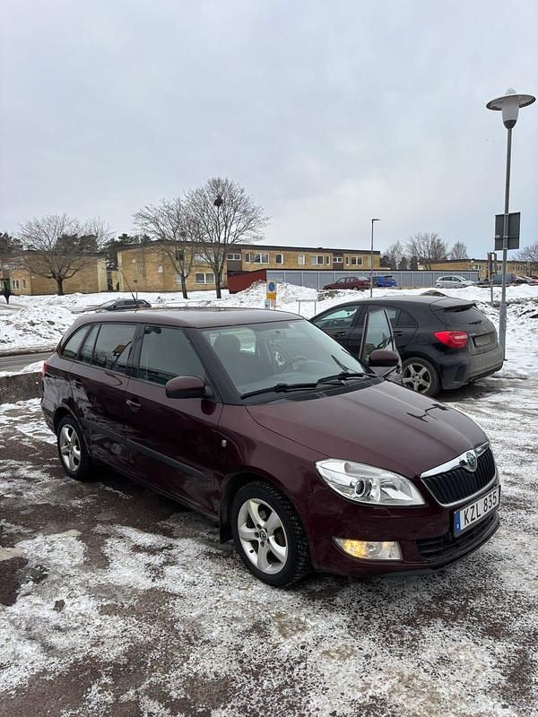 Begagnad Skoda Fabia 90 HK (66 kW) 2011 Kombi