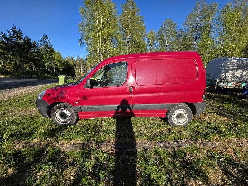 Röd Begagnad 2007 Citroën Berlingo Minibuss | 15 000 kr (Marknadspris) - Bild 1/4