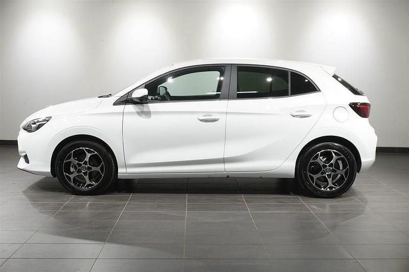 Begagnad MG MG3 Luxury 102 HK (75 kW) 2024 Vit Halvkombi