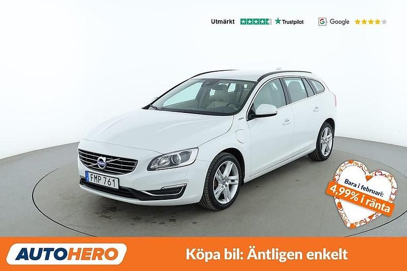 Begagnad Volvo V60 Momentum 287 HK (211 kW) 2014 Vit Kombi