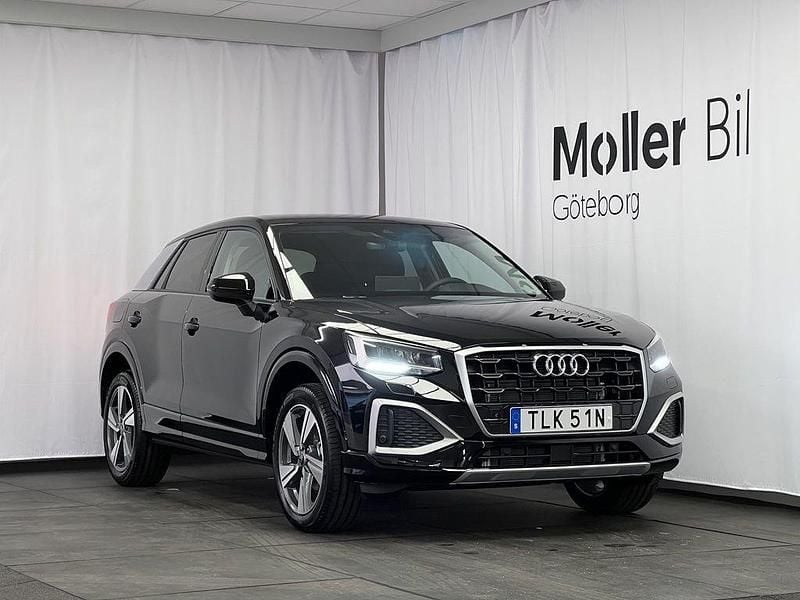 Brilliantsvart Begagnad 2025 Audi Q2 Advanced Plus SUV | 319 900 kr (Marknadspris) - Bild 1/4