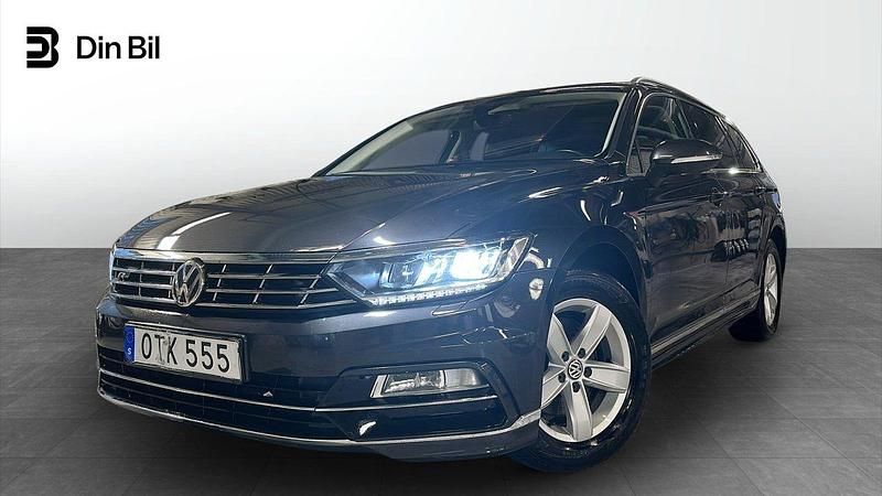 Mörkgrå Begagnad 2018 VW Passat GT Kombi | 214 900 kr (Marknadspris) - Bild 1/4