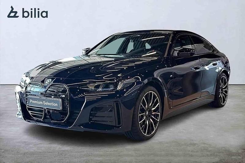 Blå Begagnad 2026 BMW i4 Sedan | 759 900 kr - Bild 1/1