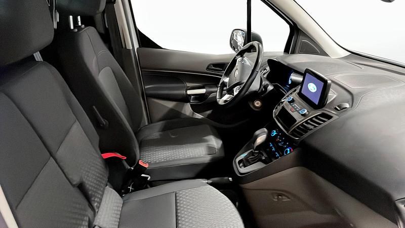 Begagnad Ford Transit Connect Trend 99 HK (72 kW) 2022 Frozen white Minibuss