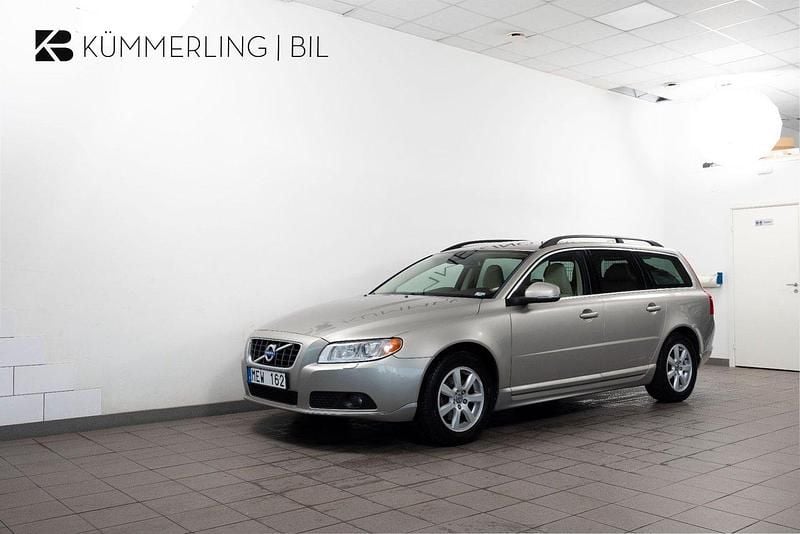 Ljusbrun Begagnad 2011 Volvo V70 Momentum Kombi | 104 900 kr (Marknadspris) - Bild 1/4