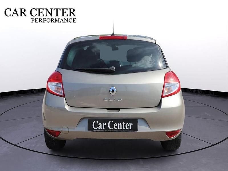 Begagnad Renault Clio R.S. 75 HK (55 kW) 2009 Ljusbrun Halvkombi