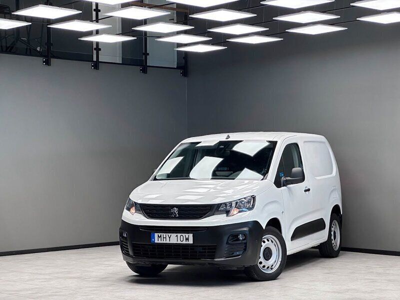 Vit Begagnad 2020 Peugeot Partner Minibuss | 179 900 kr (Marknadspris) - Bild 1/3
